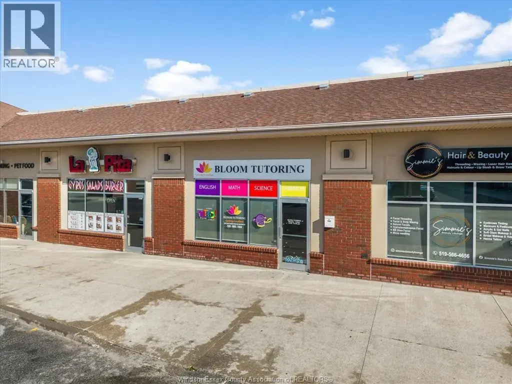 2055 Sandwich West Parkway, LaSalle